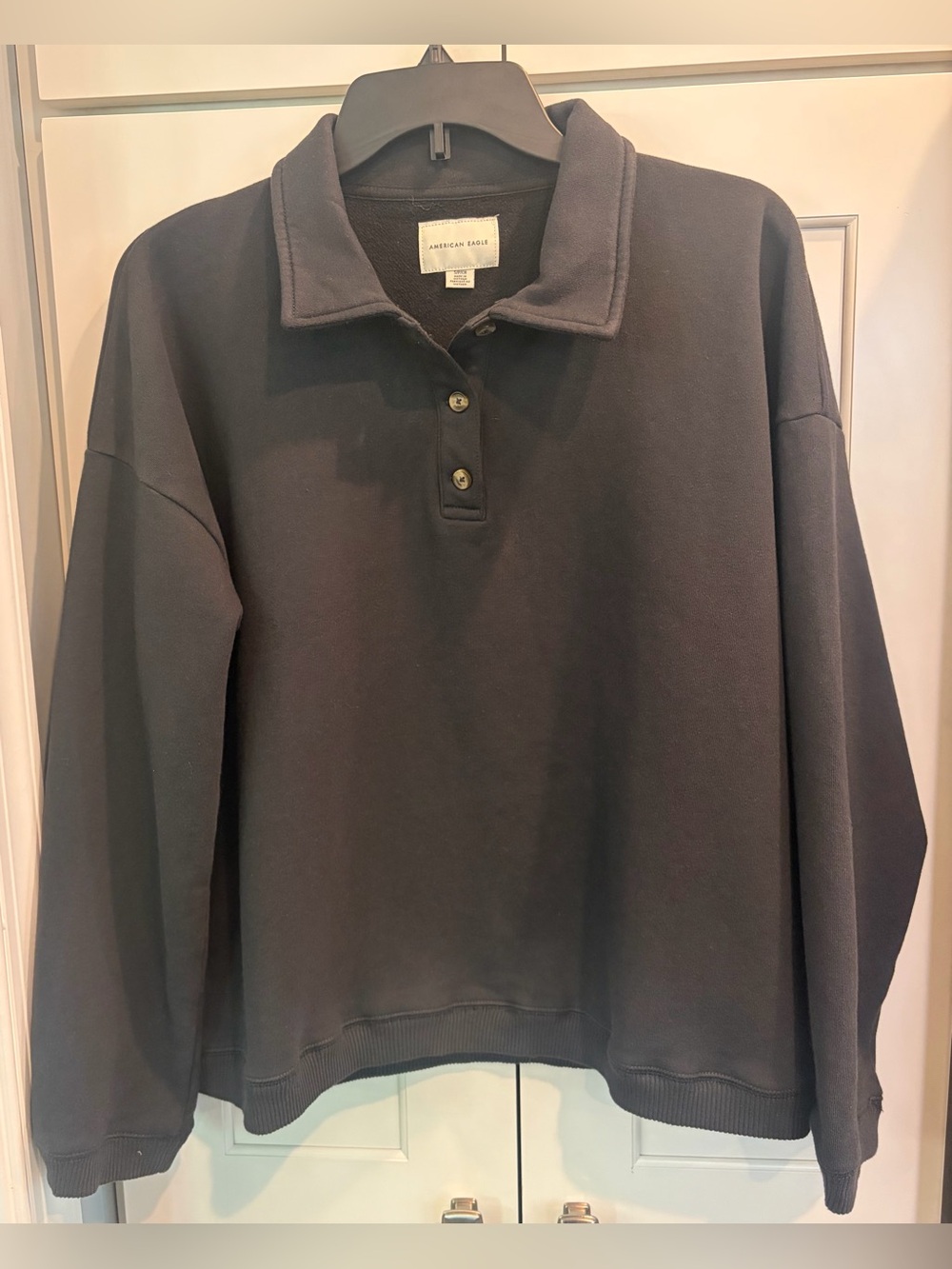 American Eagle Outfitters Charcoal Gray 3-Button Cropped Henley Sweatshirt